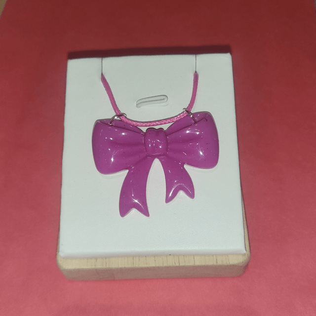 Collier ruban rose