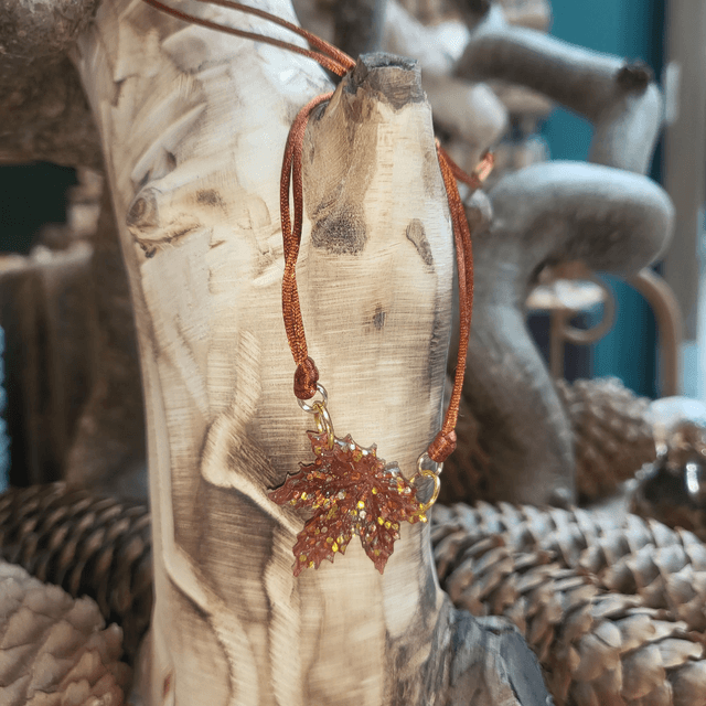 Bracelet feuille morte